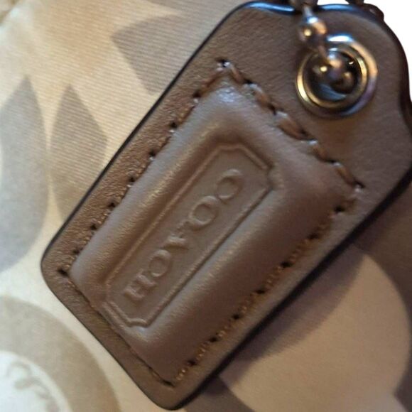 Coach Satin Clover Print Wristlet Gray Blue Logo Pattern Small Purse - Picture 4 of 6